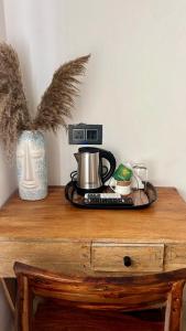 Prithvi Hotel Rishikesh - Aesthetic Quite Rooms With Smart TV, AC, WiFi and free airport pickup for 7 plus night stays in Upper Tapovan