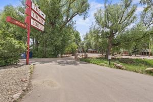 Timber Lodge Cabin 25