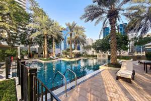Downtown Luxury 1 Bed with City Skyline Views - Apartments, Dubai