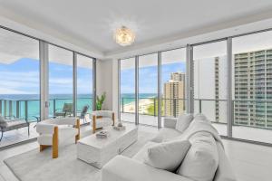 Lux High Rise -Ocean Front View Condo 2BR 2.5BA