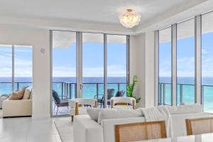 Lux High Rise -Ocean Front View Condo 2BR 2.5BA