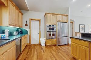 Agate Road Retreat