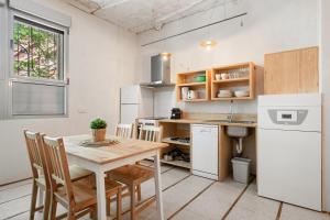 Cosy flat with good connections - Luis Ruiz 2