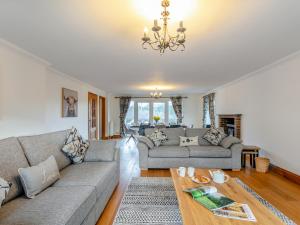 4 Bed in Westward Ho 91814