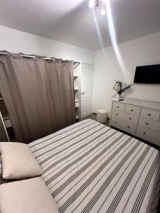 Belle maison avec piscine privative dans une résidence calme et securisee