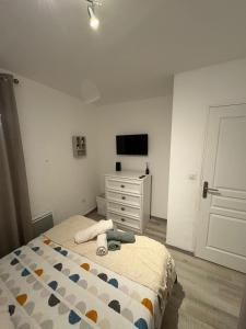 Belle maison avec piscine privative dans une résidence calme et securisee