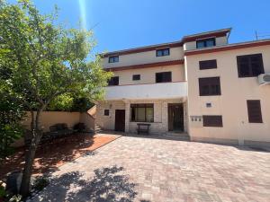 Apartments&Rooms Pahljina