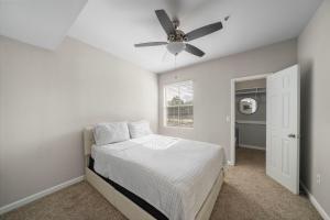 Houston Lakeside Living