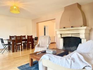 Appartements Casa Corniou - Calme, Village Provencal, 3 chambres, 2 SDB, 6 personnes : Villa 3 Chambres