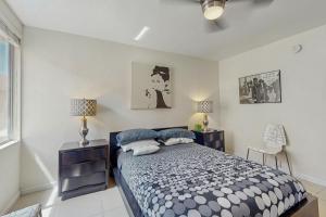 Palm Springs Sunrise Condo