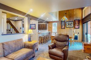 Mammoth Ski & Racquet Club #131