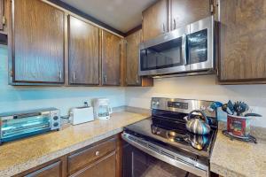 Mammoth Ski & Racquet Club #131