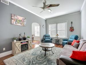 Cozy Quiet St Augustine Private Condo - 2bed, 1 bath, Sleeps 6, Steps to Historic St Augustine Center & All Tourist Attractions, Restaurants, Cafes, Backyard, Porch - 4hvězdičkové hotely ve městě St. Augustine