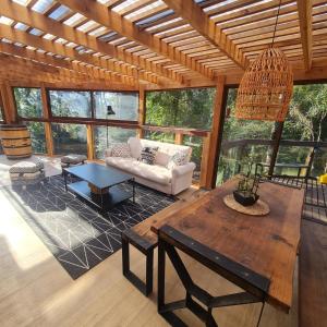 CASA CON TINAJA, PISCINA Y QUINCHO - Pucón