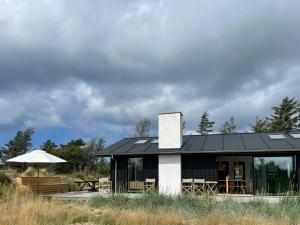 Unique Northern Cabin With View To Råbjerg Mile