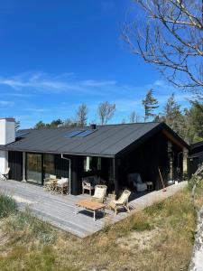 Unique Northern Cabin With View To Råbjerg Mile