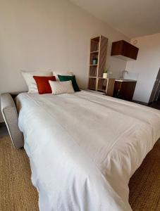 Studio moderne et lumineux avec balcon vue mer à Bandol