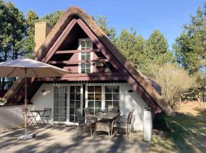 Thatched House Near Skødshoved Beach