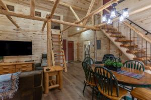 Bear Den - Fire pit -Hammocks -BBQ -Yellowstone - 3hvězdičkové hotely ve městě Island Park