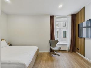 Minimalist Studio in Old Town