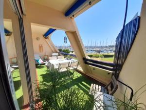 Port Horizon - T3 terrasse vue port climatisé piscine WIFI résidence Escale Port