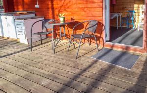 Cozy Home In Ambjörnarp With Kitchen