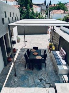 Aggelikas Guest House