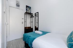 Harrow Road Vibrant Apartments!