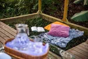 Refúgio Romântico - Lareira Externa, Rede suspensa, Netflix e Churrasqueira