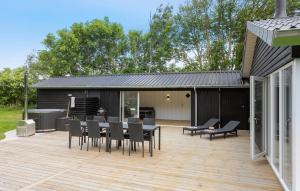 3 Bedroom Stunning Home In Spøttrup