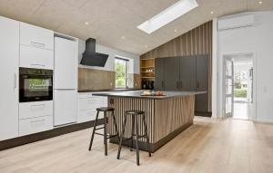 3 Bedroom Stunning Home In Spøttrup