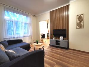 Modern apartment with fully equipped kitchen, close to Lucavsala park, free parking on street, near City Centre