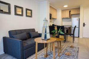 Chic 1BR Oasis in Centro Steps from Metro
