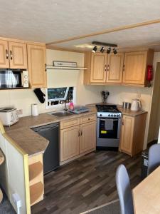 Baileys Caravan Hire - Sealands Plot 1 - Wi-Fi - Dog Friendly