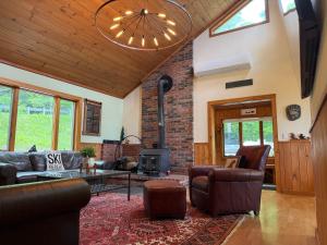 ThreeBears- AC, Hot Tub, Views, Fire Pit, Grill