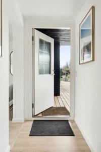 Bright Summer House With Pool In Tisvildeleje