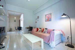 Urban Nest In Chalandri by MΡS