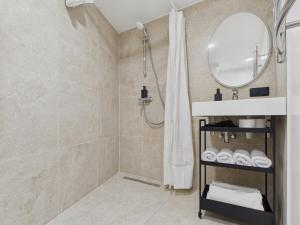 Modernist Loft Studio in Old Town