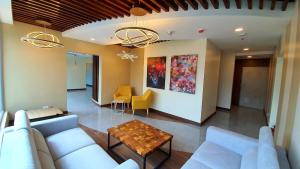 Radiant 2 Bedroom Apartment in Yoses