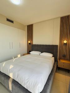 Accommodation Front - Breathtaking 4 sleeper with Sea Views