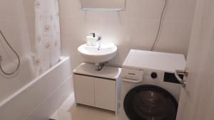 125 Family Apartment 1 near by Heroes Square with free garage