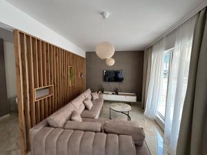 Capital Apartments - Premium luxury by the lake