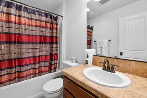 The Maple Ridge Hot-Tub and BBQ and Game Room!