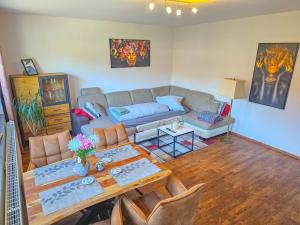 EcoCube 141 - Terrasse, 3Zimmer, Waschmaschine, Backofen, 5Pers