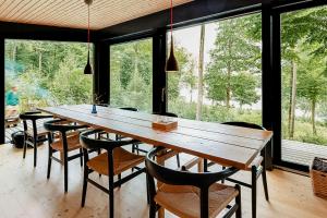 Modern Architectural Gem By The Lake In Immeln