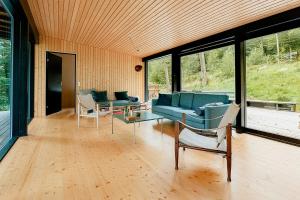 Modern Architectural Gem By The Lake In Immeln