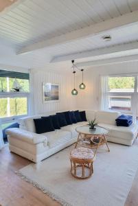 Home Near Juelsminde By The Beach