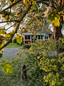 Charming Guest House With Wildlife In Sörmland