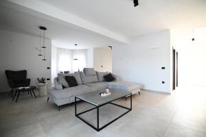 Four Oaks Holiday House