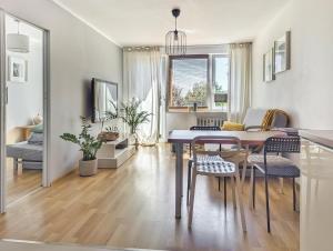 Baltic Grey - Modern & Cozy Apartment Near the Beach